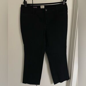 Women's Black Curvy-Fit Straight-Leg Pants